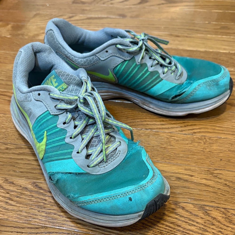 Nike | Teal Green & Grey Women’s Running Shoes Sneakers Mesh Size 9